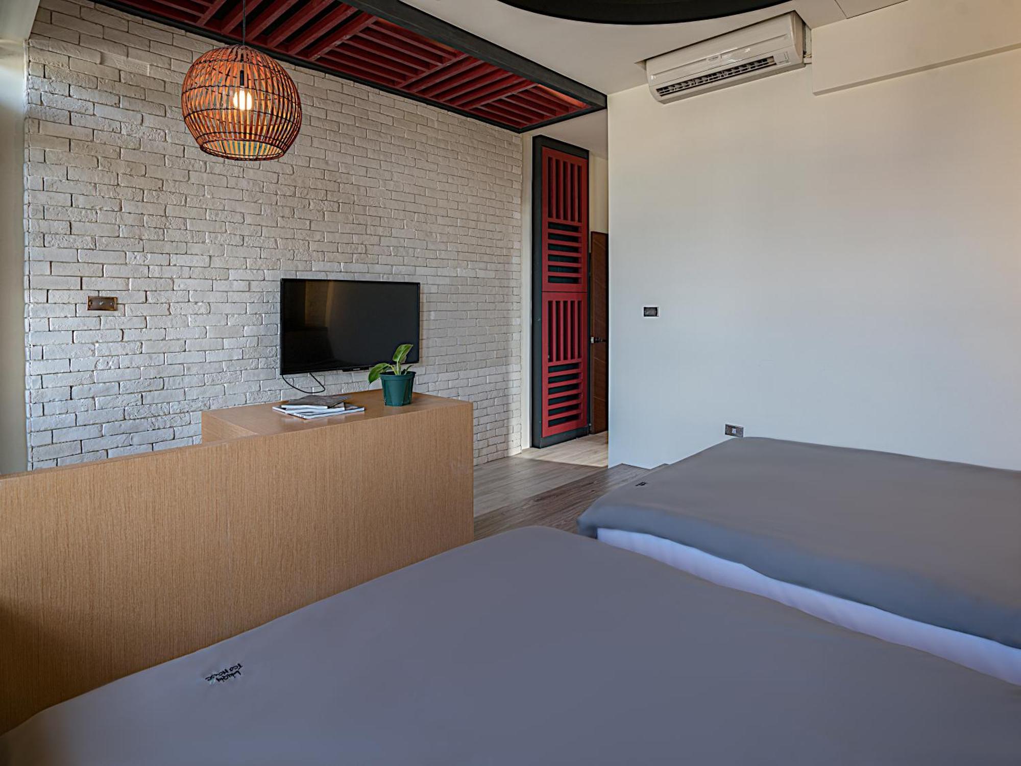 Bed and Breakfast 琉球茶室 現代館 Сяолюцю Экстерьер фото
